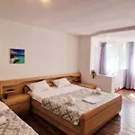 Stephanie Apartment-centru Civic