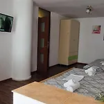 Stephanie Apartment-centru Civic *