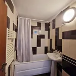 בית אירוח Stephanie Apartment-centru Civic בראשוב