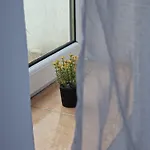 Stephanie Apartment-centru Civic בית אירוח בראשוב