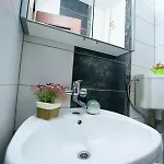 Stephanie Apartment-centru Civic בית אירוח