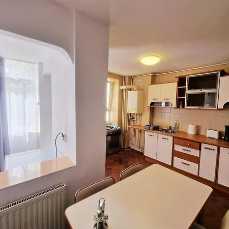 Stephanie Apartment-centru Civic Brasov