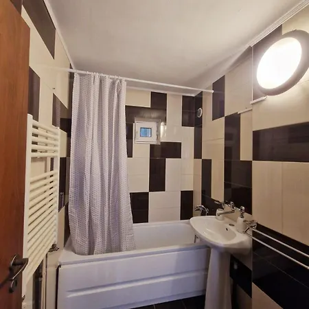 Homestay Stephanie Apartment-centru Civic Brasov