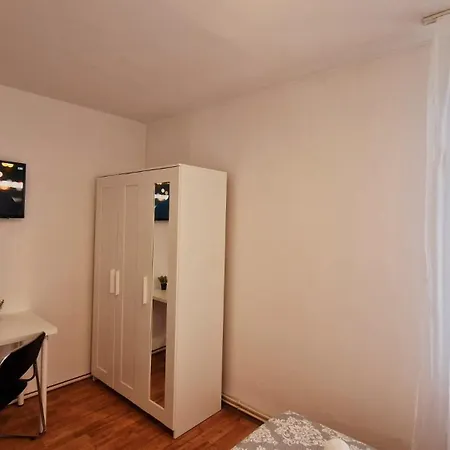 Stephanie Apartment-centru Civic Homestay *