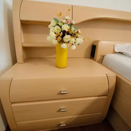 Stephanie Apartment-centru Civic *