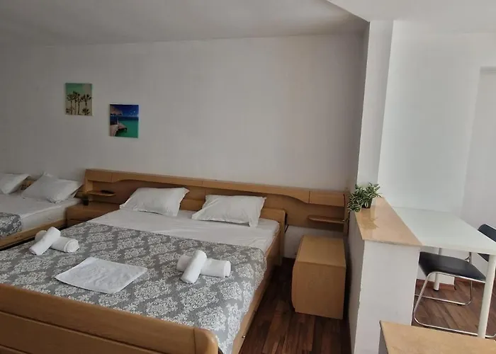 Stephanie Apartment-centru Civic Braşov