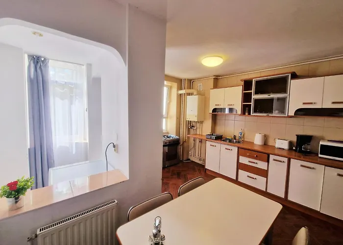 Stephanie Apartment-centru Civic Braşov