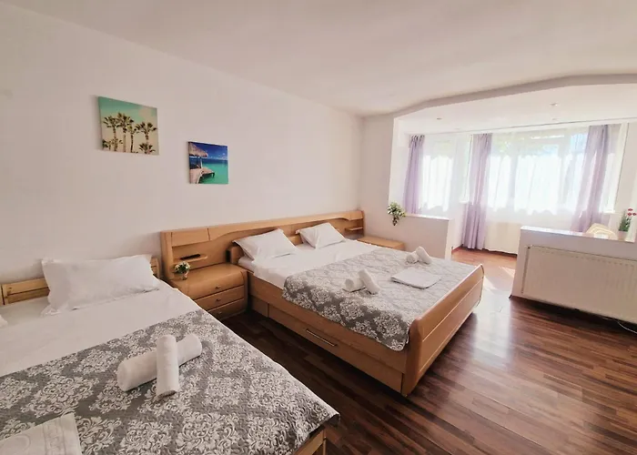 Séjour chez l'habitant Stephanie Apartment-centru Civic Braşov